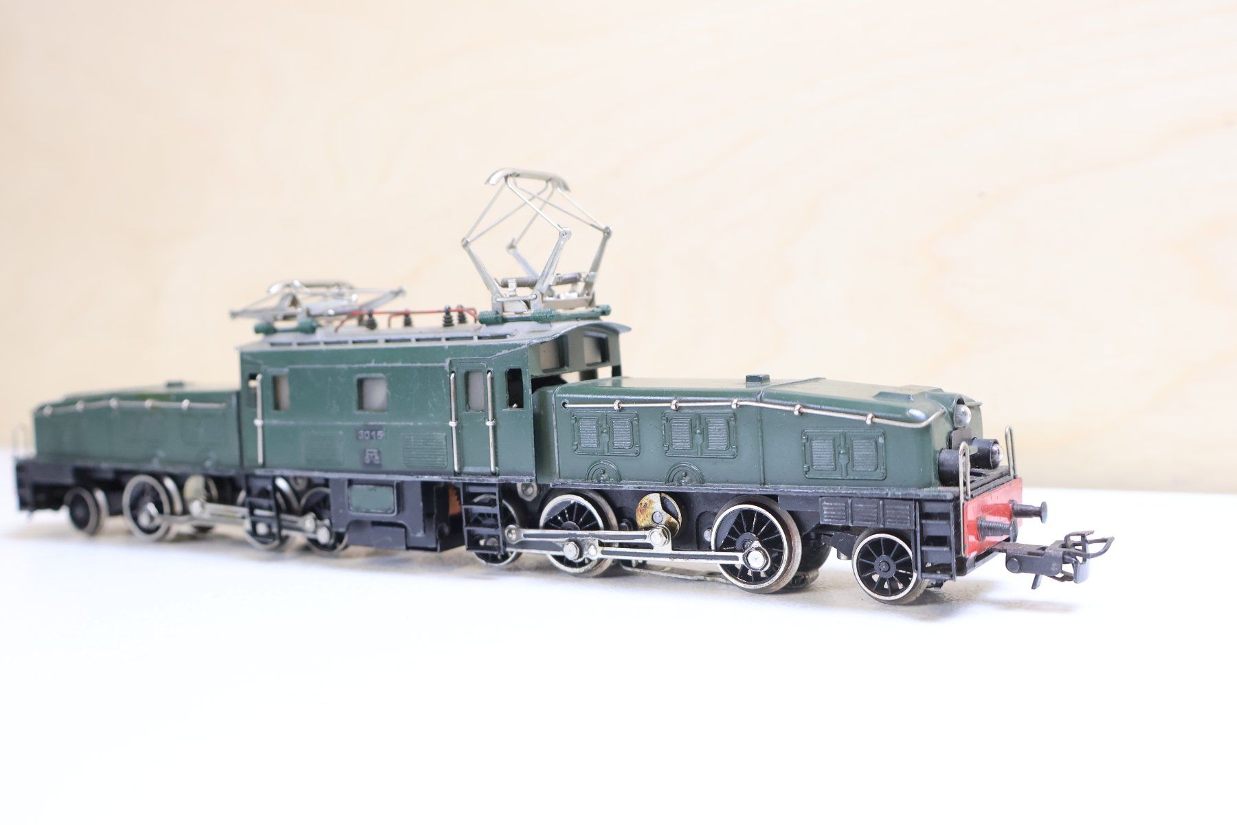 Märklin Modellini di ferrovie: Märklin SBB Krokodil E-Lok 3015 - Gussmodell – Difettoso da Winterthur venduto da Monstera 4