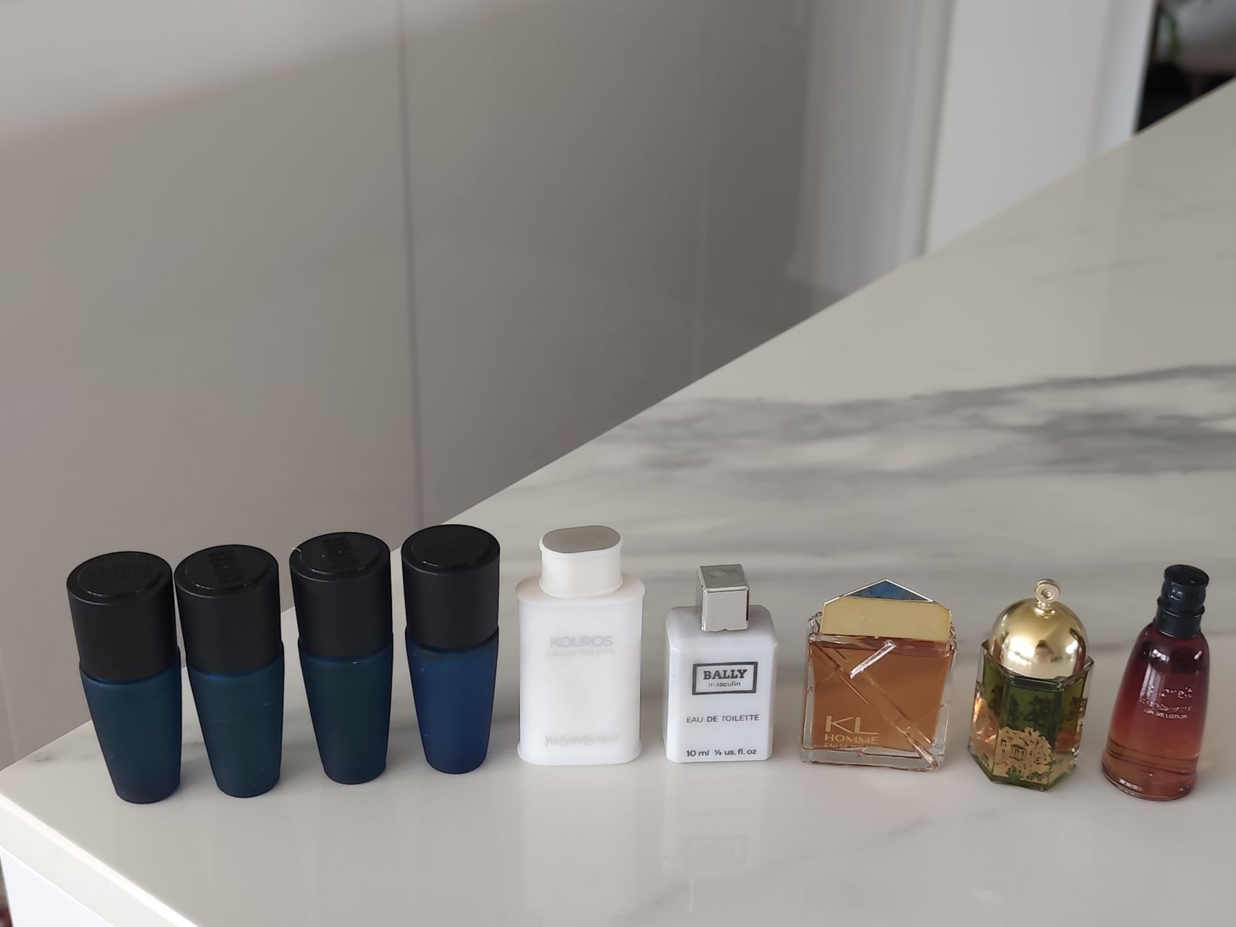 Profumi & Eau de Toilette: Parfume collection miniature vintage – Nuovo (secondo la descrizione) da Männedorf venduto da Ursik_OnlineShop