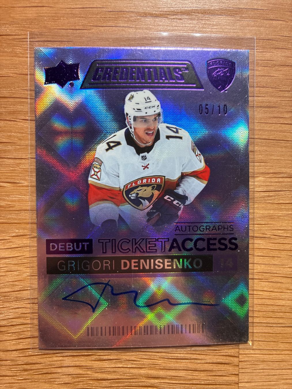 Topps Cartes à collectionner: Upper Deck Credentials Grigori Denisenko Panthers Auto /10 – D'occasion à Wangenried par Garagara