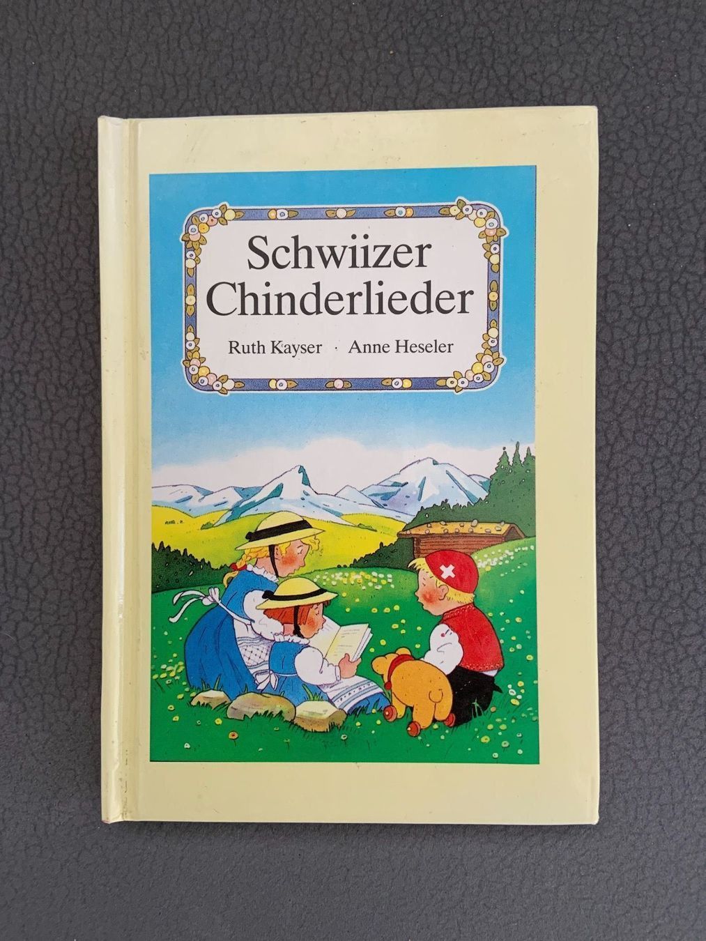 Libri: NEU Schwiizer Chinderlieder Ruth Kayser – Nuovo (secondo la descrizione) da Biberen venduto da Badakab
