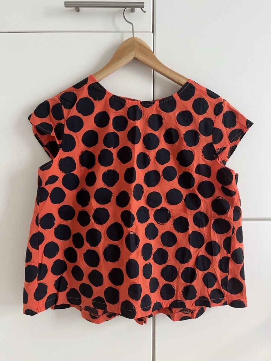 Chemisiers: Damen Bluse orange mit dunkelblauen Punkte – D'occasion à Zürich par vitobossha