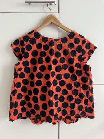 Damen Bluse orange mit dunkelblauen Punkte