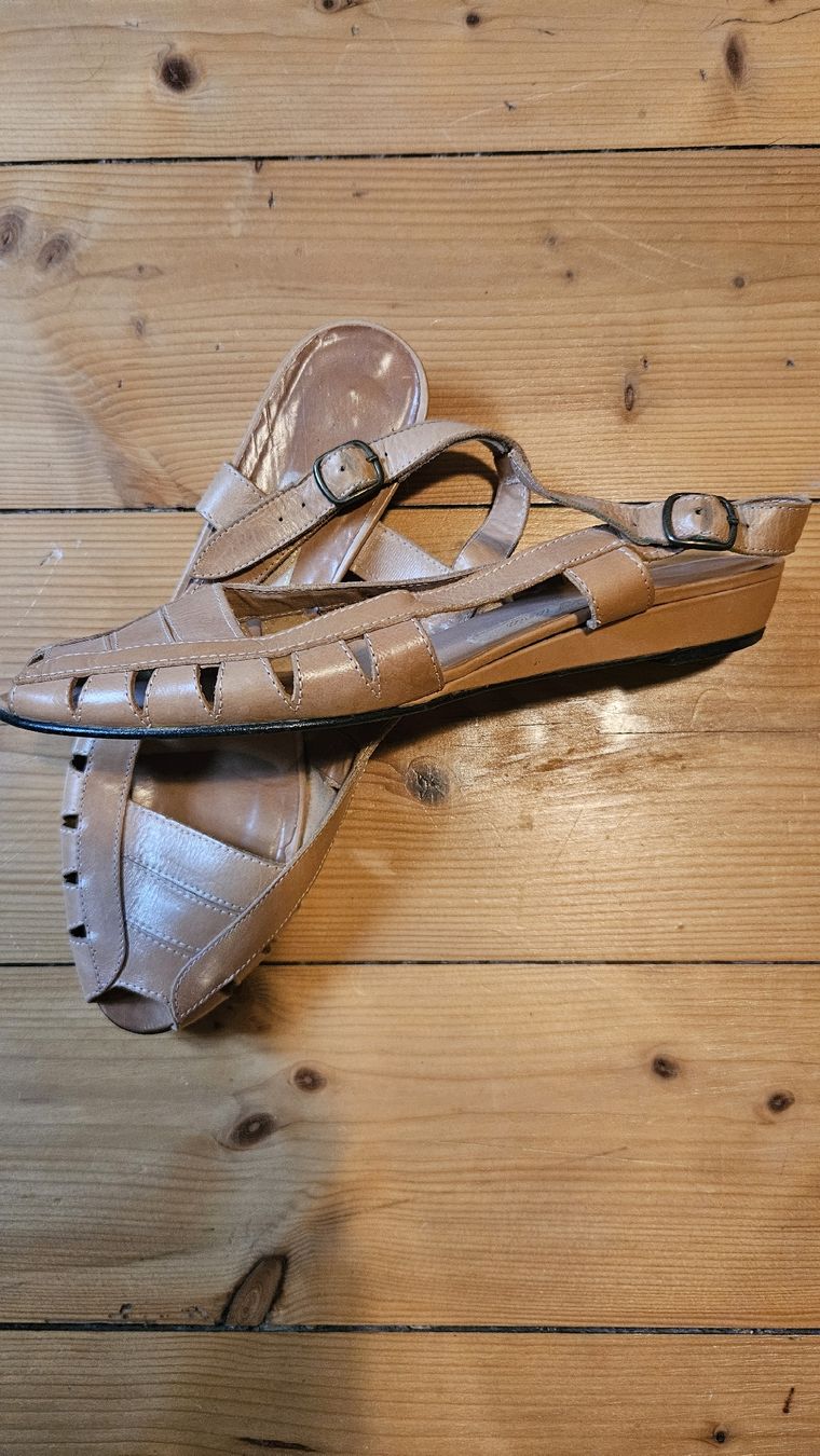 Chaussures femmes: Flavia Sandalen, Echtleder, Beige, Gr. 38 – D'occasion à Baden par Mad_am