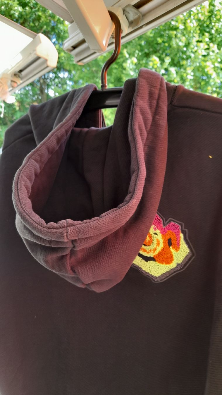 Louis Vuitton Giacche: Sweat à capuche Louis Vuitton zippé multicolore logo brodé – Usato da st.gallen venduto da The_Rag_Picker. 2