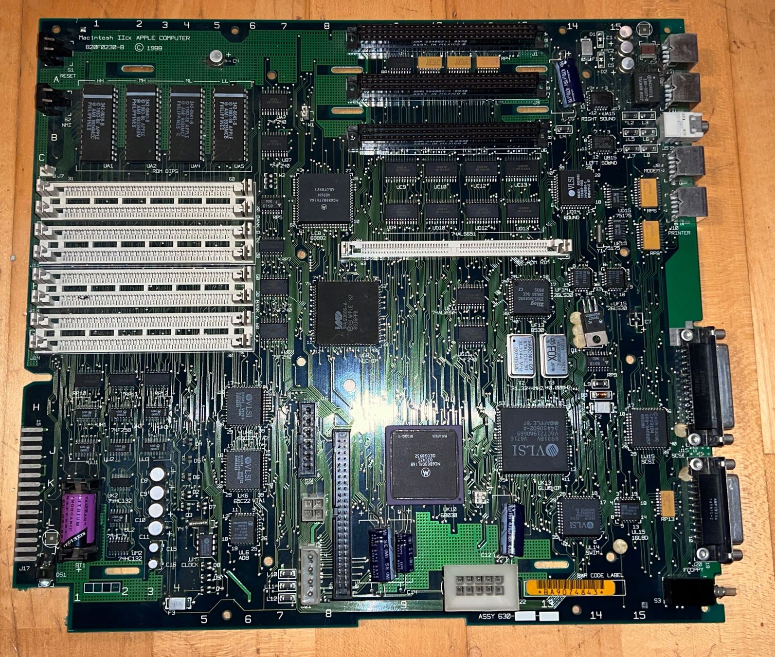 Mainboards: Apple Macintosh IIcx Vintage Desktop Computer Mainboard – Defekt aus Unterengstringen von NOISE