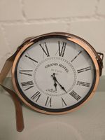 Dekorative Wanduhr im Vintage-Stil mit Lederriemen!