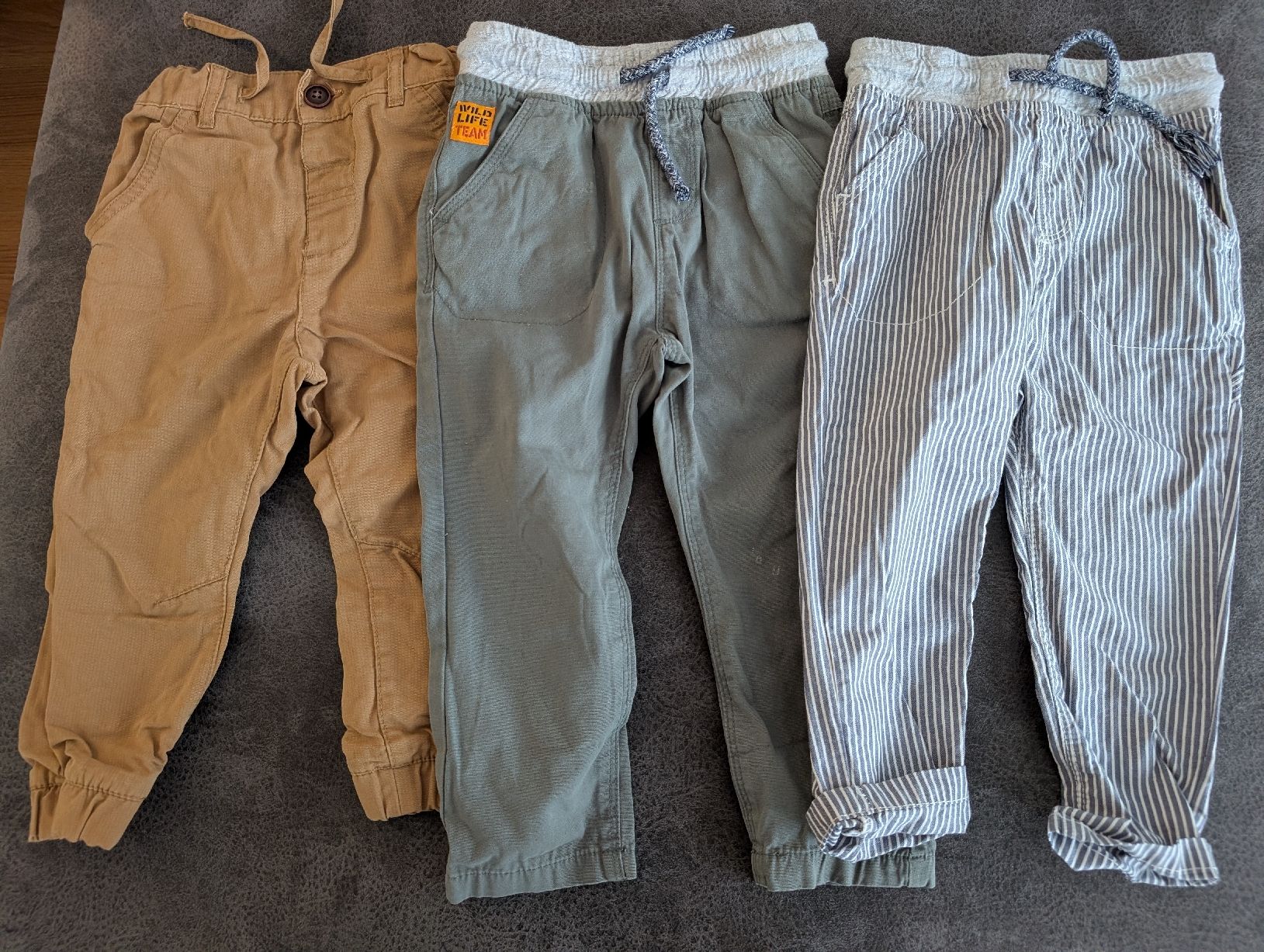 Kleiderpakete & -sets: Kleiderpaket Grösse 80/86 Pullover Hosen  – Gebraucht aus Basel von an_v7yj 5