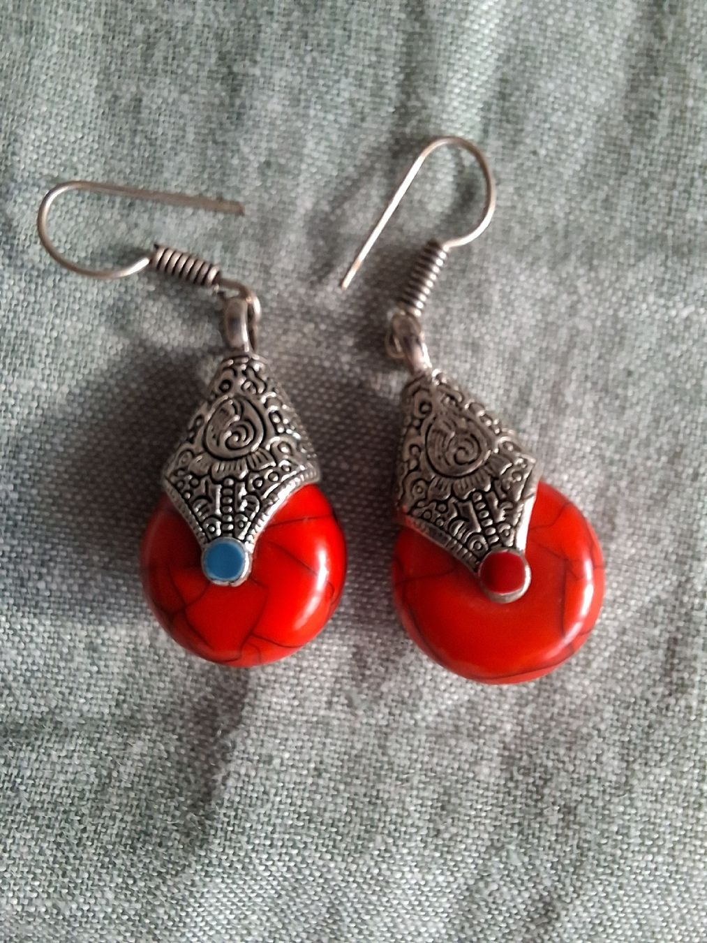 Boucles d'oreille: Boucles d'oreilles style tibétain – D'occasion à Lutry par Sim_Sta