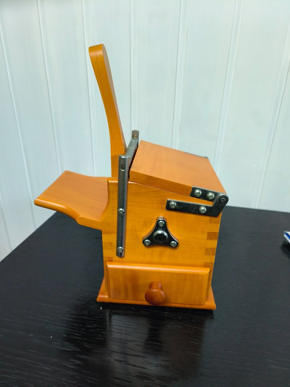 Alessi Elettrodomestici da cucina: Râpe à Parmesan ALESSI – Usato da Les Monts de Corsier venduto da Uzbek