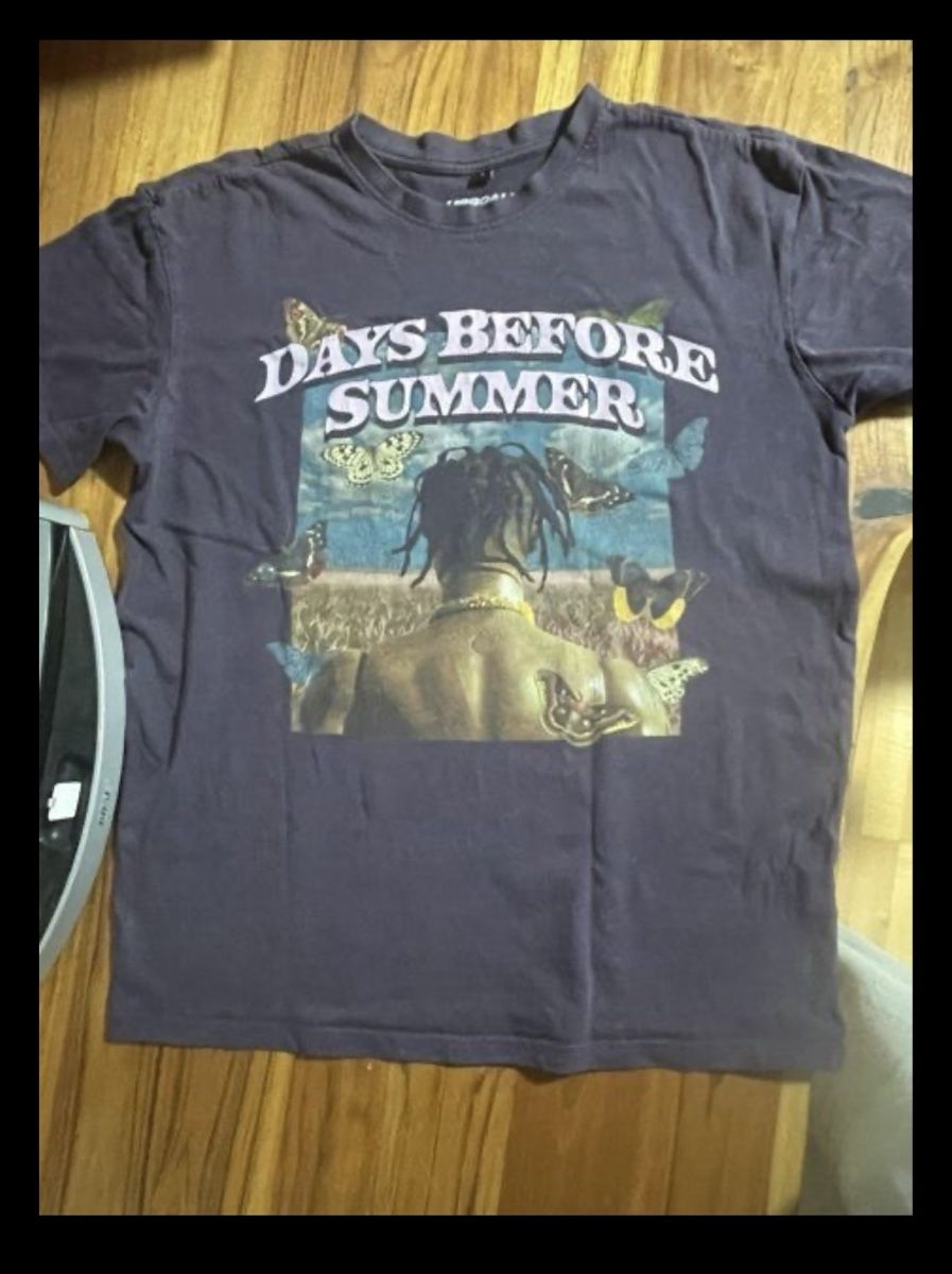 T-shirt: Days Before Summer Travis Scott Tee – Usato da Münchenbuchsee venduto da nia_w9q5 1