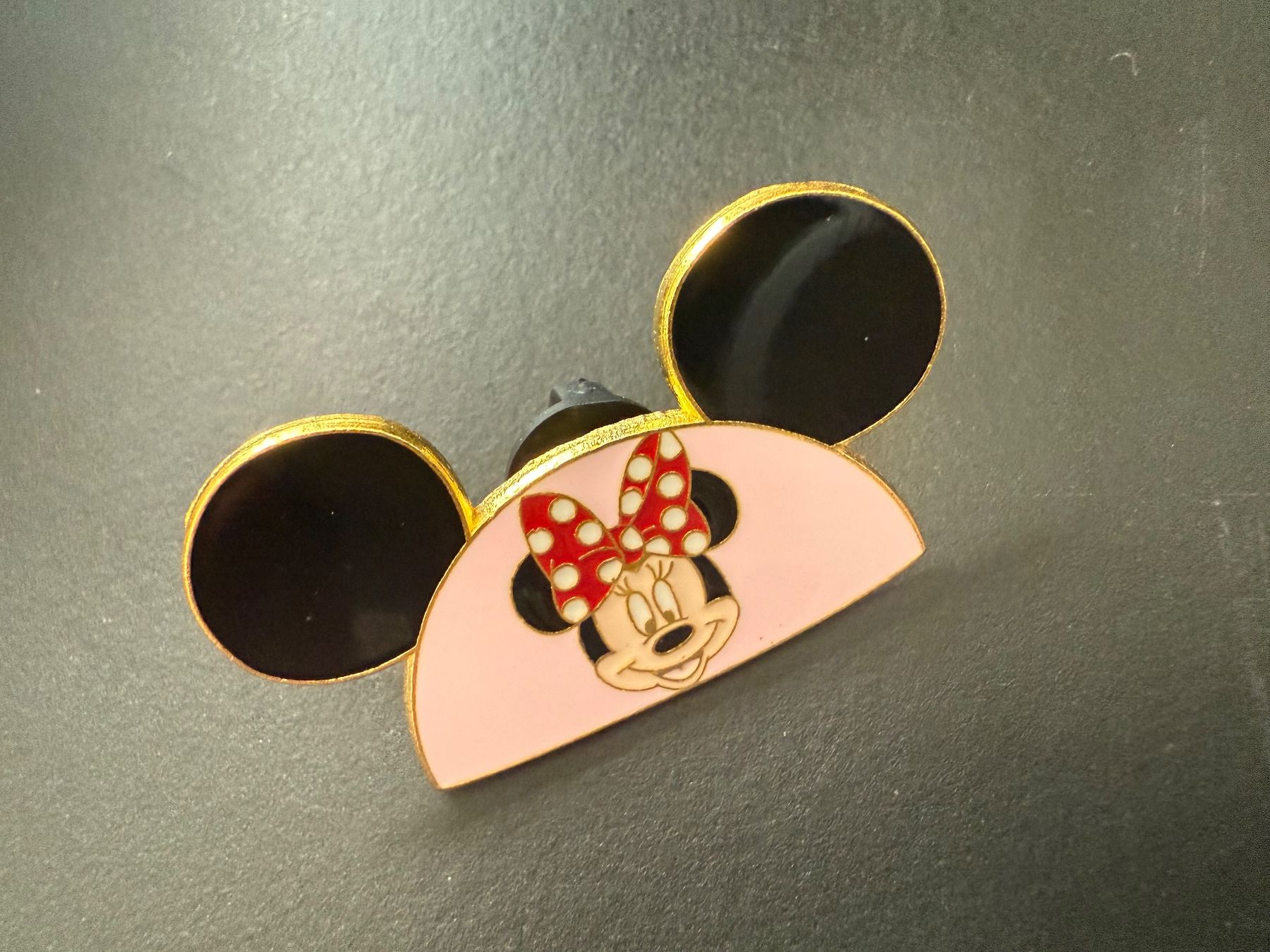 Disney Placchette & Badge: Pin Original Disney Minnie Mouse – Usato da Galgenen venduto da rub_f6kh