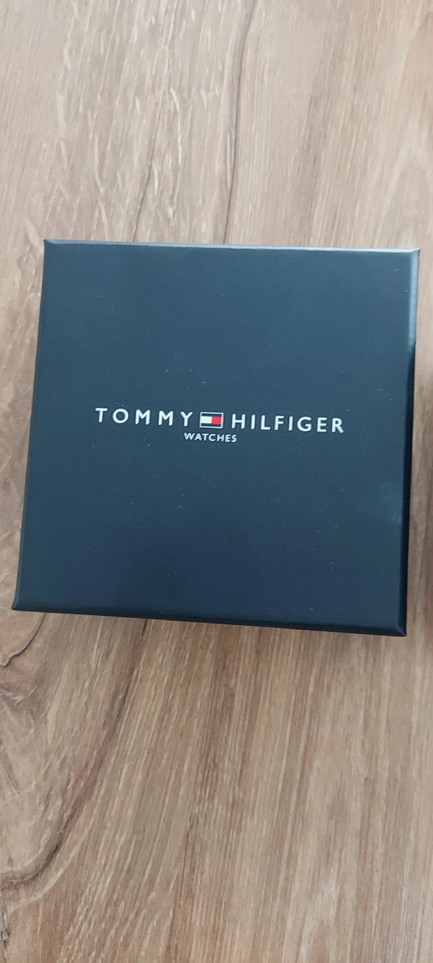 Tommy Hilfiger Orologi: Tommy Hilfiger Damen Uhr – Nuovo (secondo la descrizione) da St. Margrethen SG venduto da Schark6 1