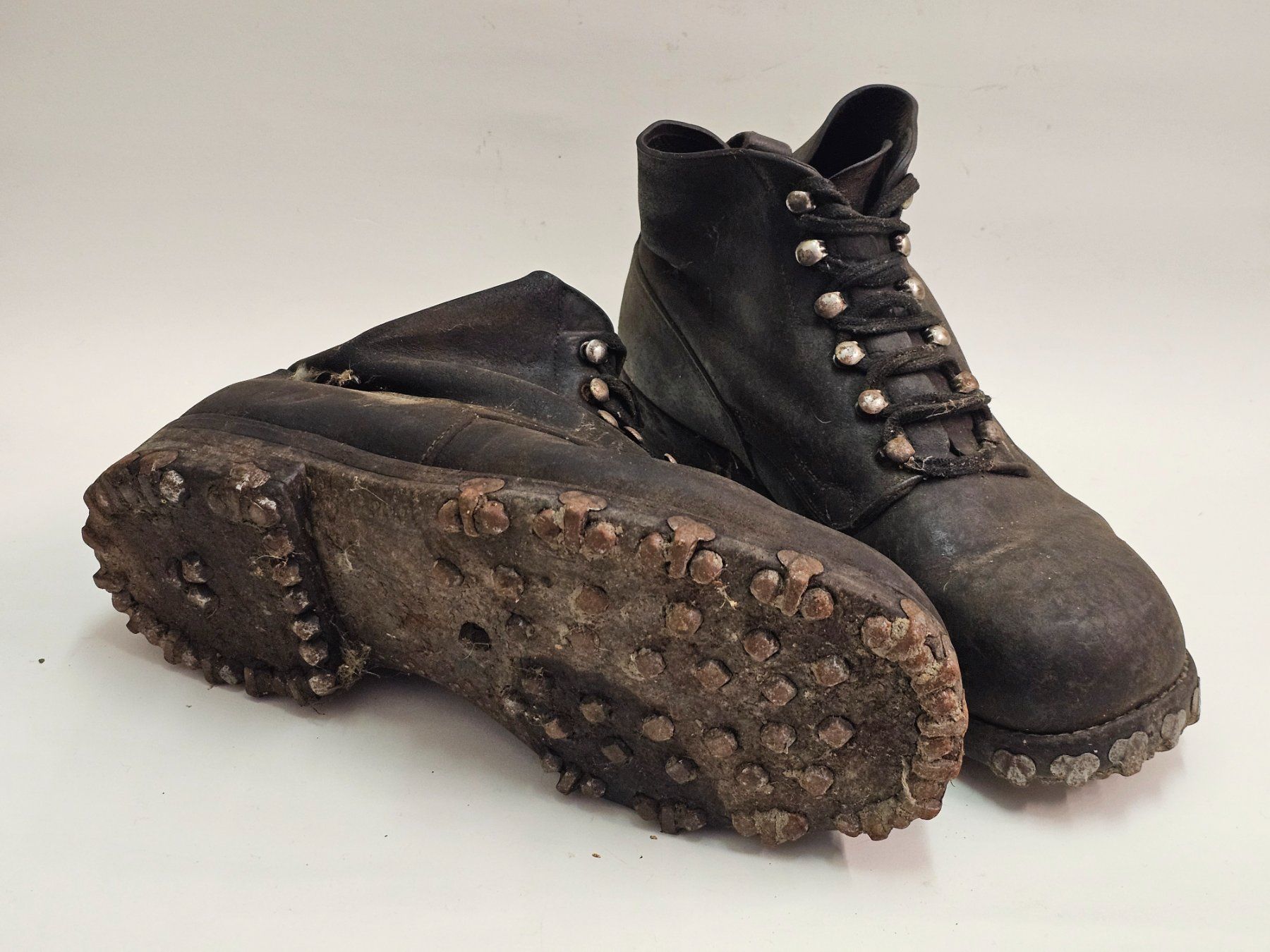 Tutte le decorazioni: Steife Triguni-Schuhe – Usato da Meisterschwanden venduto da Hummer21 1