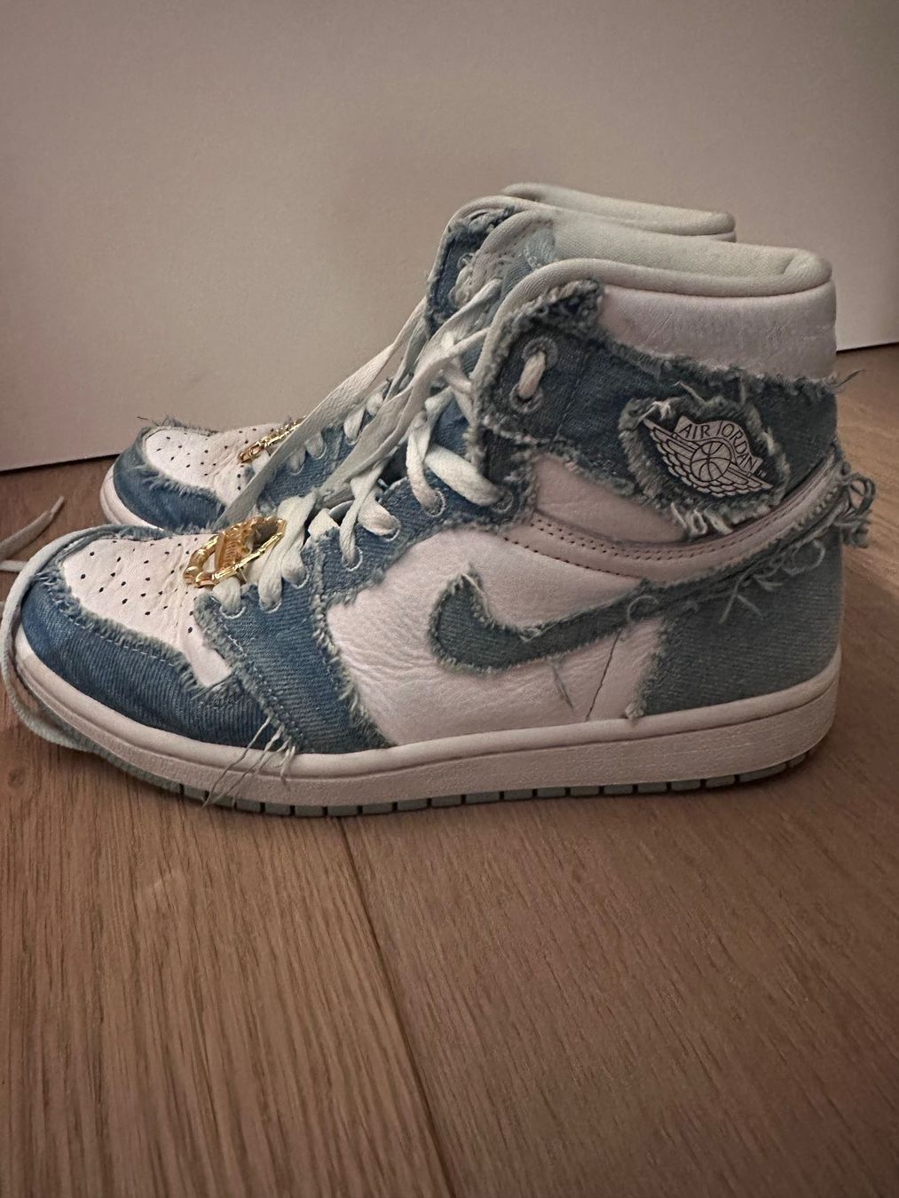 Jordan Scarpe da uomo: Nike Jordan 1 High OG Denim – Nuovo (secondo la descrizione) da Schindellegi venduto da adb_5s8g 4