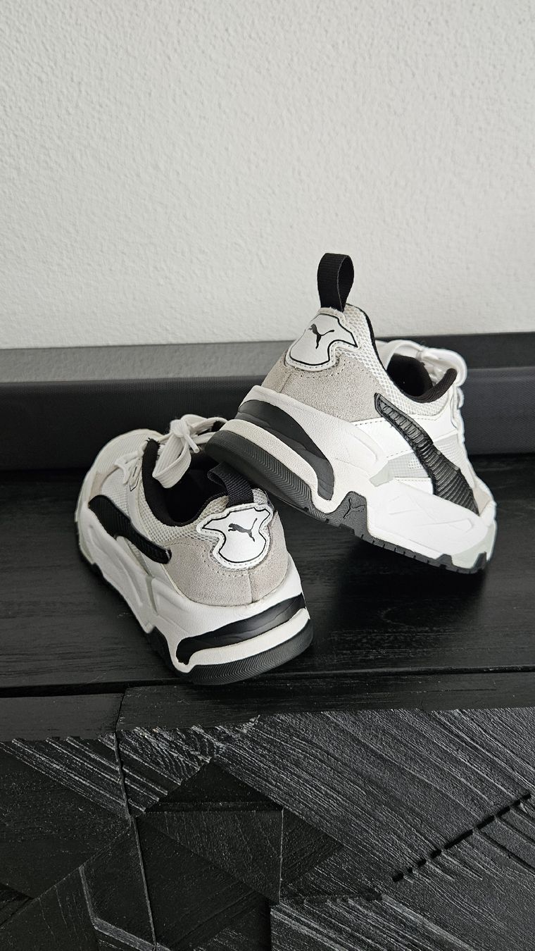 Puma Damenschuhe: Puma sneakers low – Gebraucht aus Bülach von Recherchieren 1