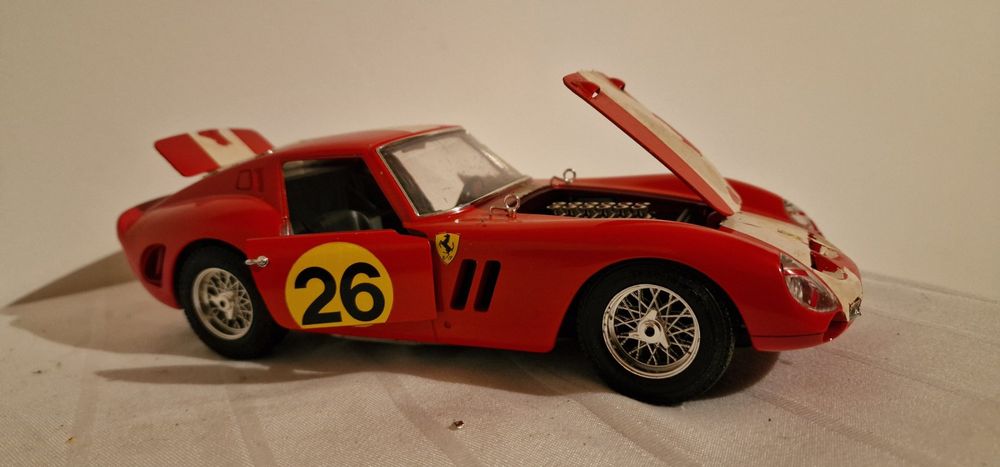 Bburago Ferrari 250 LM N°22 – Modèle De Collection 1/24 (sans Boîte)