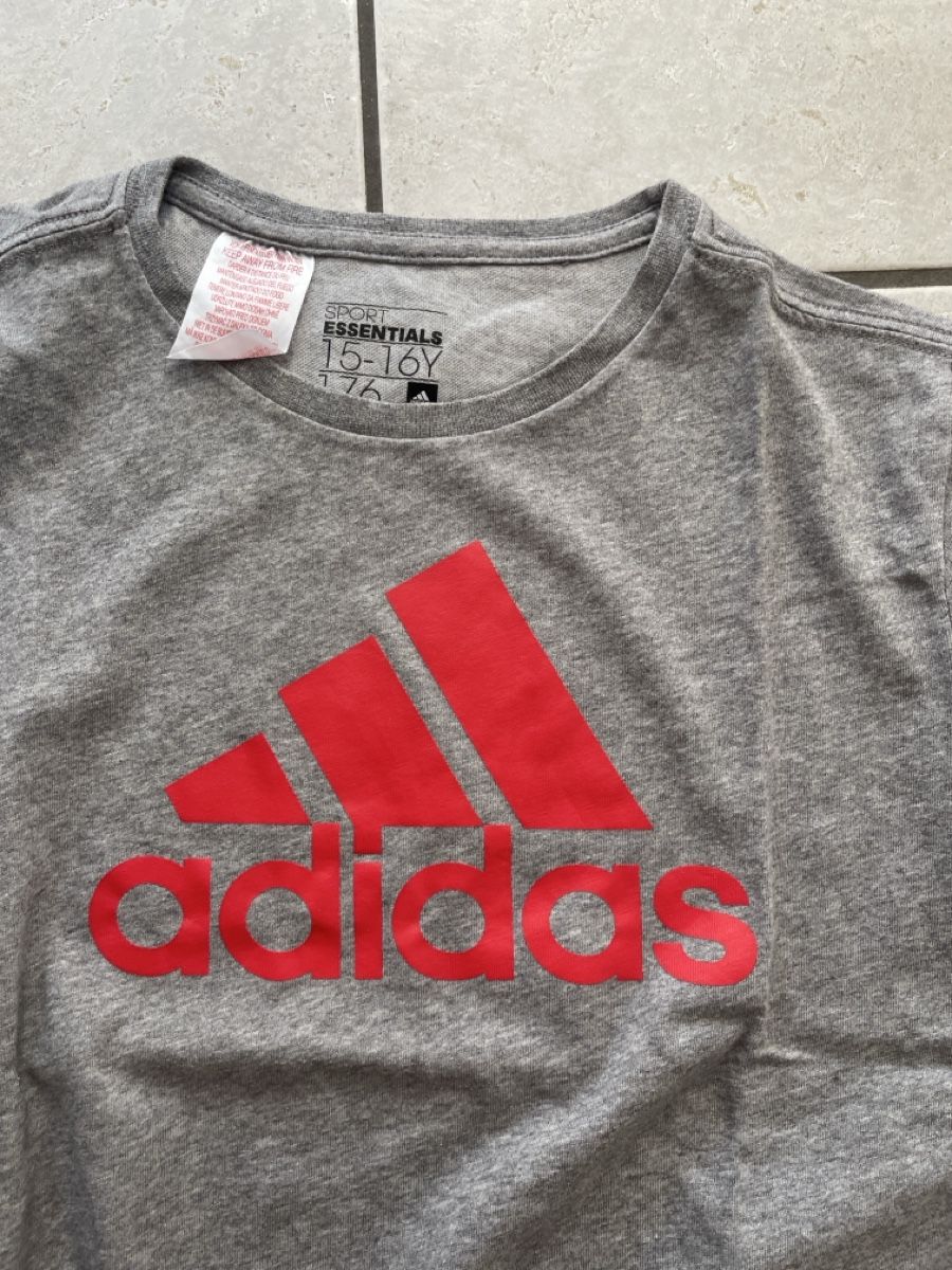 Adidas T-shirt: Schönes Adidas Shirt Gr 176 – Usato da Lostorf venduto da Luelostorf 3