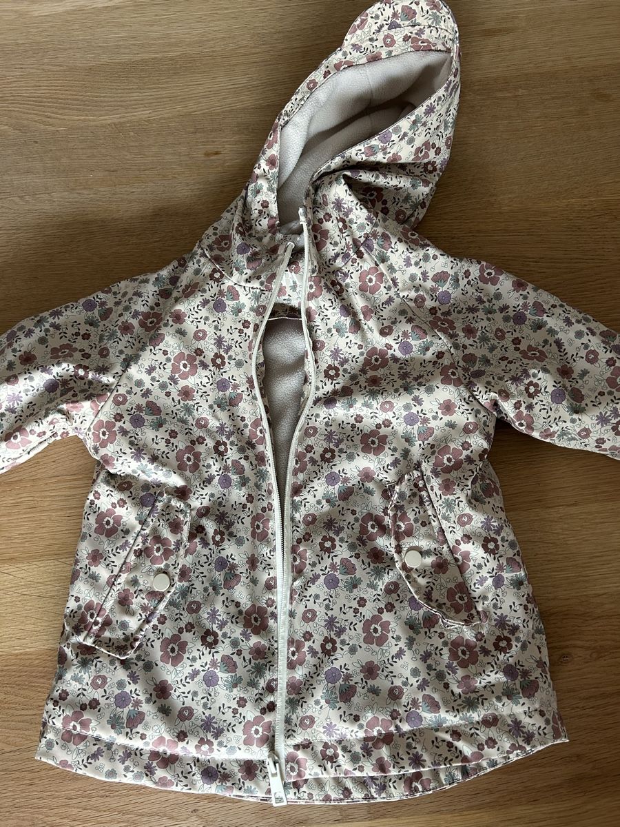 Zara Giacche & Cappotti: Gefütterte Regenjacke – Usato da Stäfa venduto da Michelecarmen8892