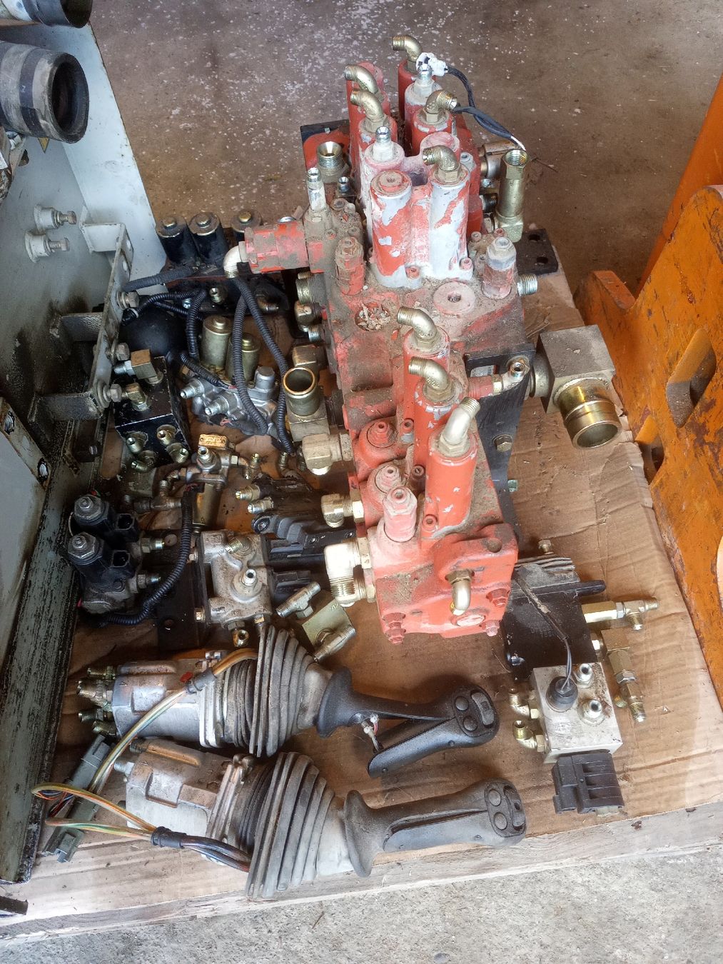 Takeuchi Excavateurs: Takeuchi Tb 180 FR – Défectueux à Wilen (Gottshaus) par Spezpilot