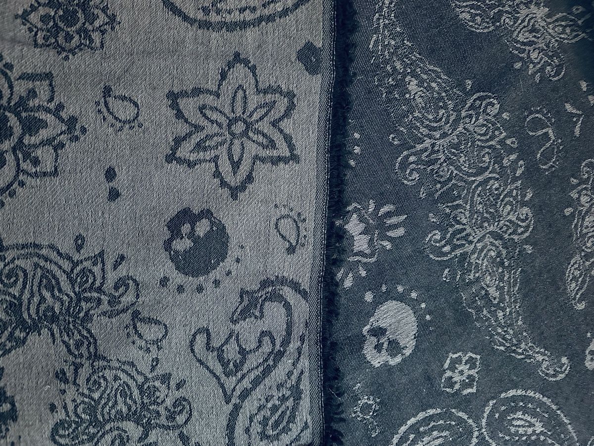 Kooples Foulard & Sciarpe: Châle The Kooples, crânes et fleurs, gris-noir – Nuovo (secondo la descrizione) da Monthey venduto da Ben1 3