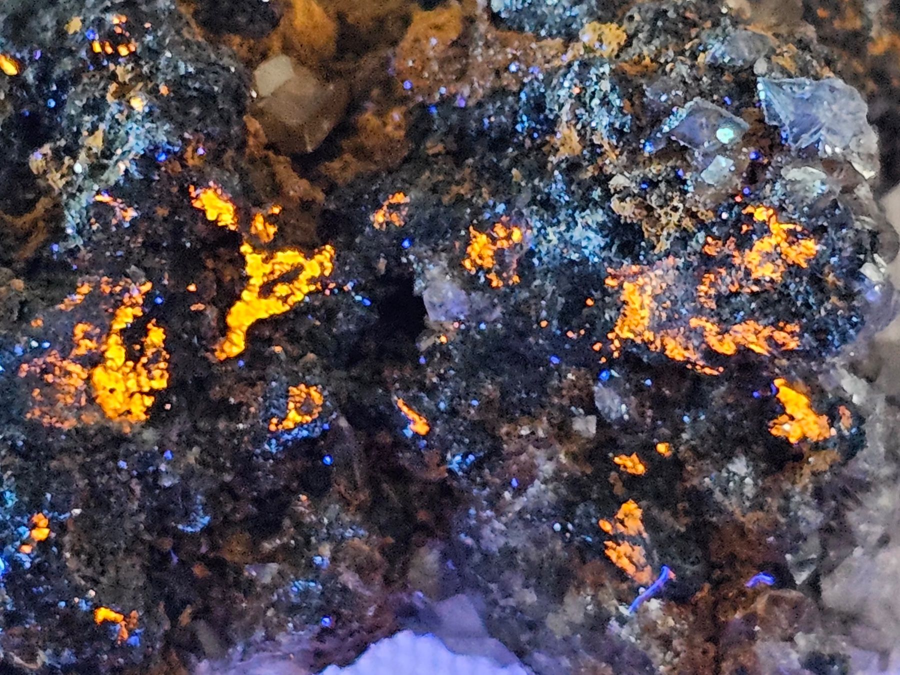 Minerali & Pietre curative: Anglesite and Cerrusite  on Galena Tsumeb Mine Namibia – Usato da Figino venduto da panshop 7