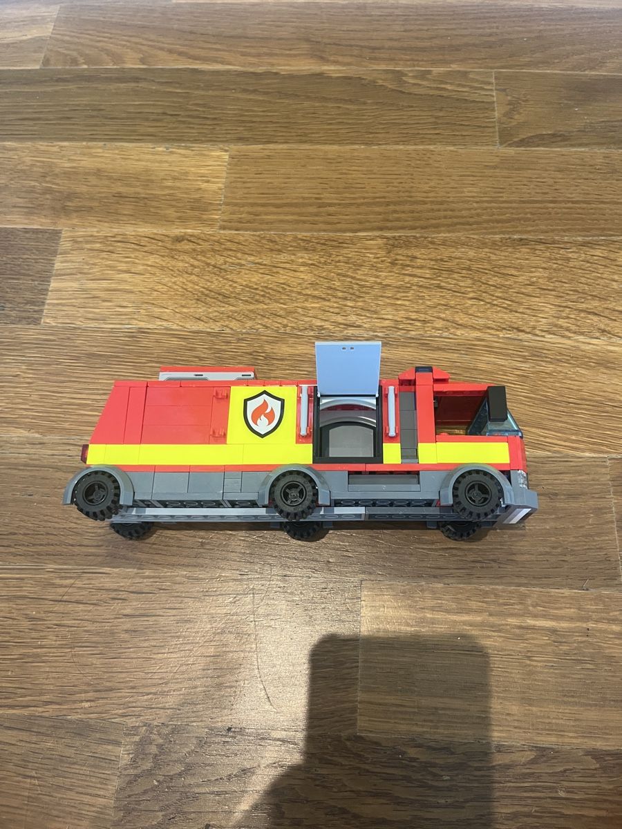 Lego Spielzeuge: Lego Feuerwehrauto – Gebraucht aus Adligenswil von linda-maria 6