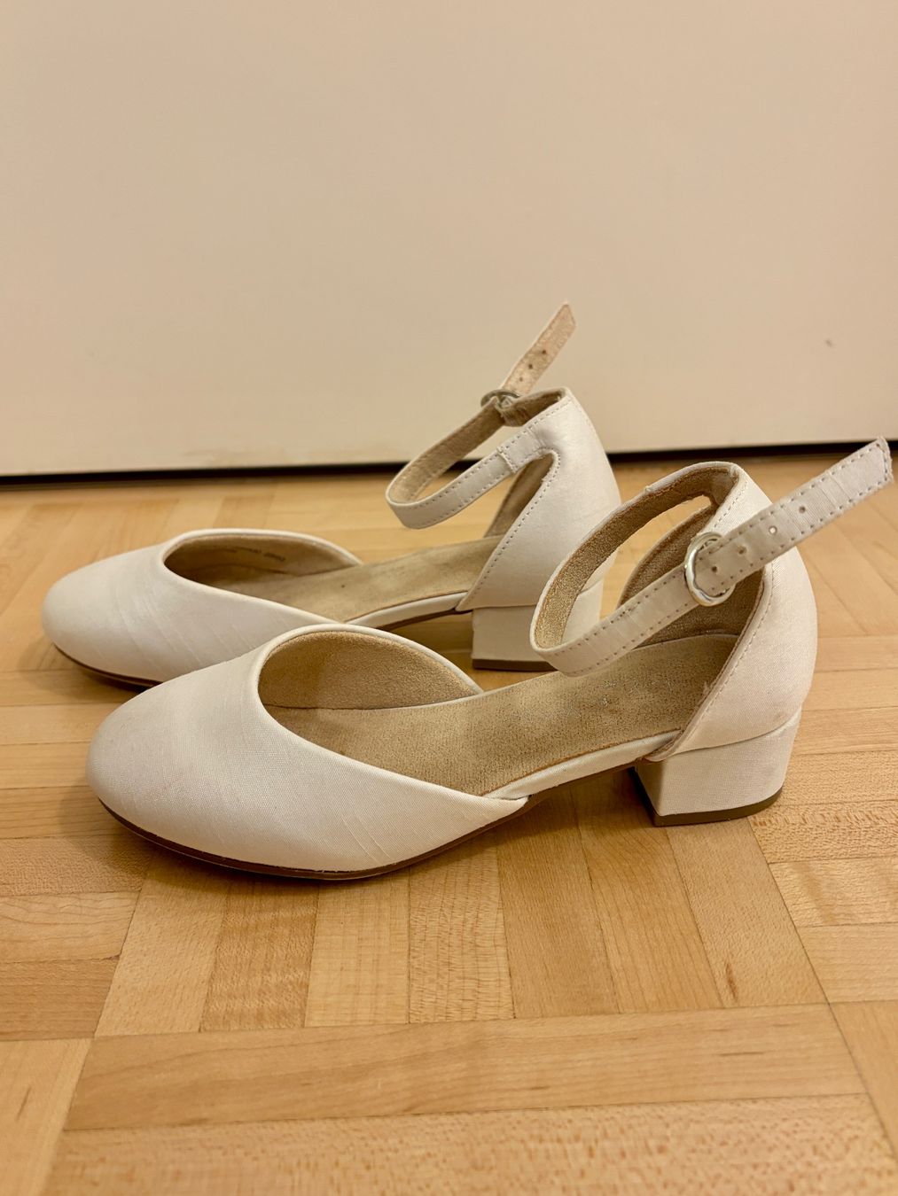 Next Scarpe per ragazze: Anlass Schuhe von Next, Gr. 30,5 – Usato da Cham venduto da zin_6vg6 2