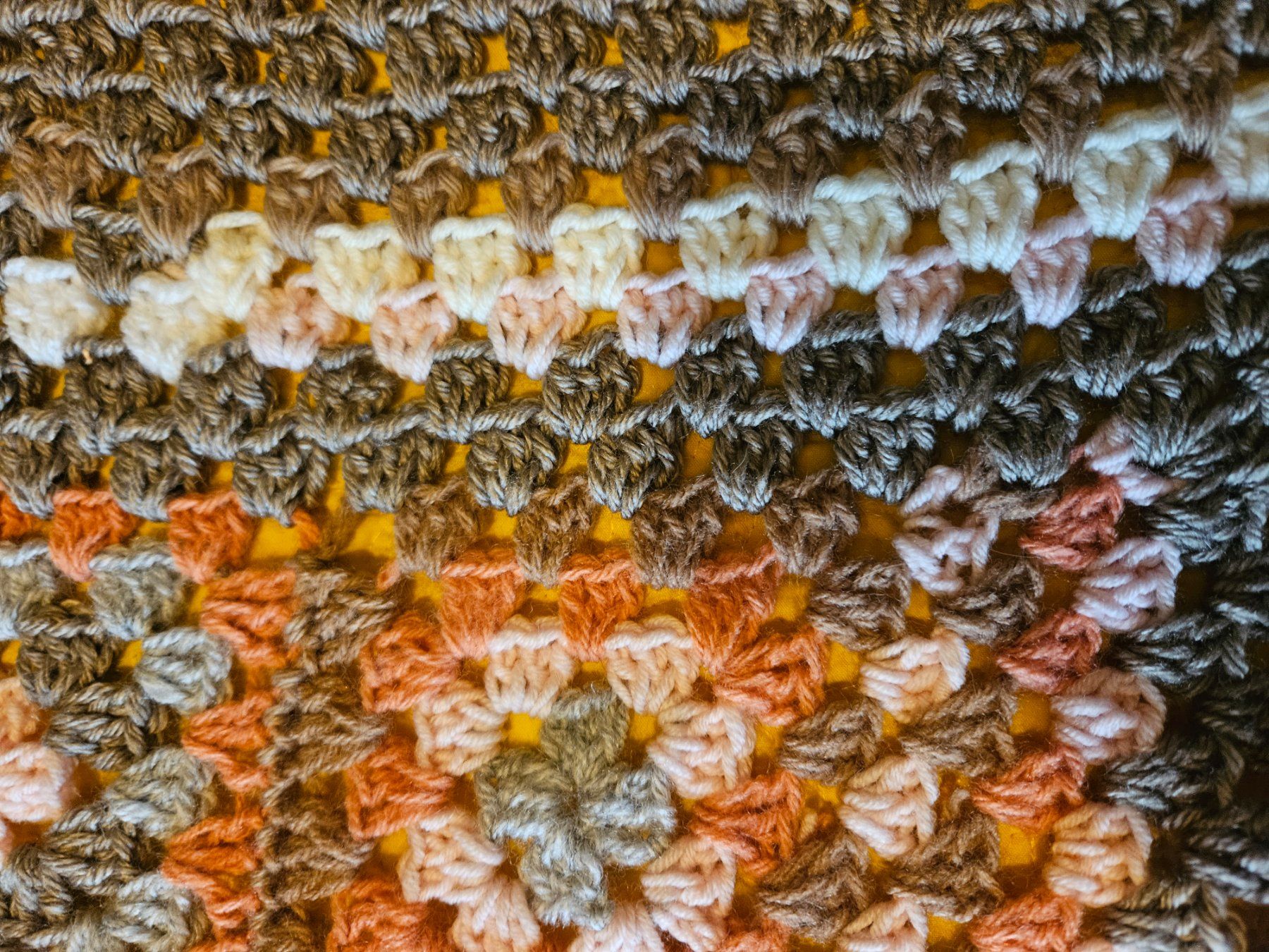 Coperte: Couverture naissance crochet fait main granny patch – Nuovo e nell'imballaggio originale da Thônex venduto da lacomtessedesfees 6