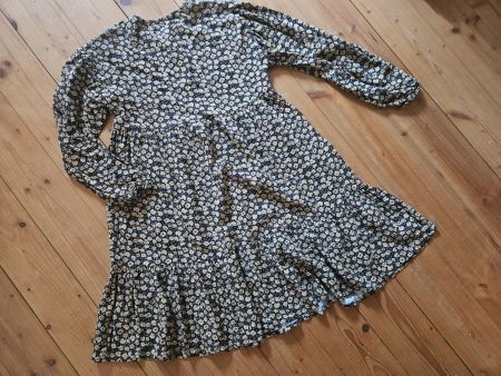 Schönes, luftiges Kleid 140/146 wie pomp de lux