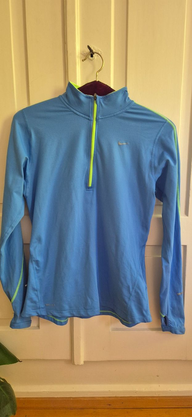 Nike T-shirt: Nike Running Laufshirt Dri-Fit, M – Usato da St. Gallen venduto da Mar_cx6m