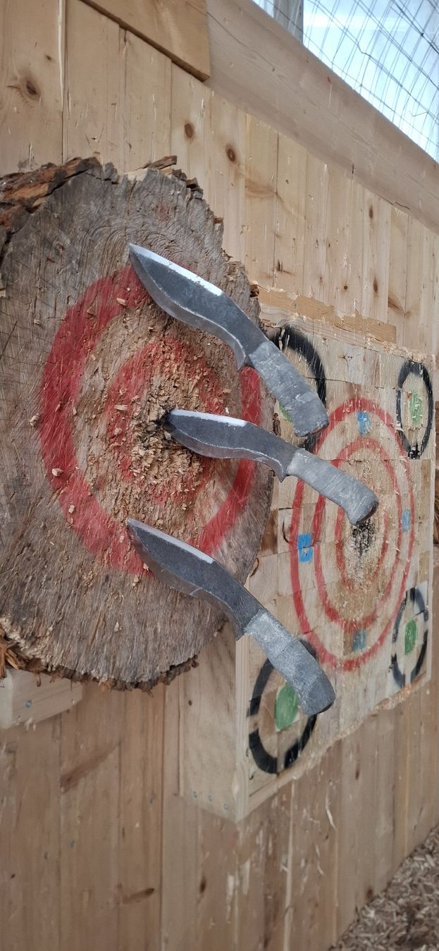 Altre raccolte & rarità: Messerwerfen Gutschein, Wurfmesser, Messer werfen – Usato da Grünenmatt venduto da Lerchholz 4