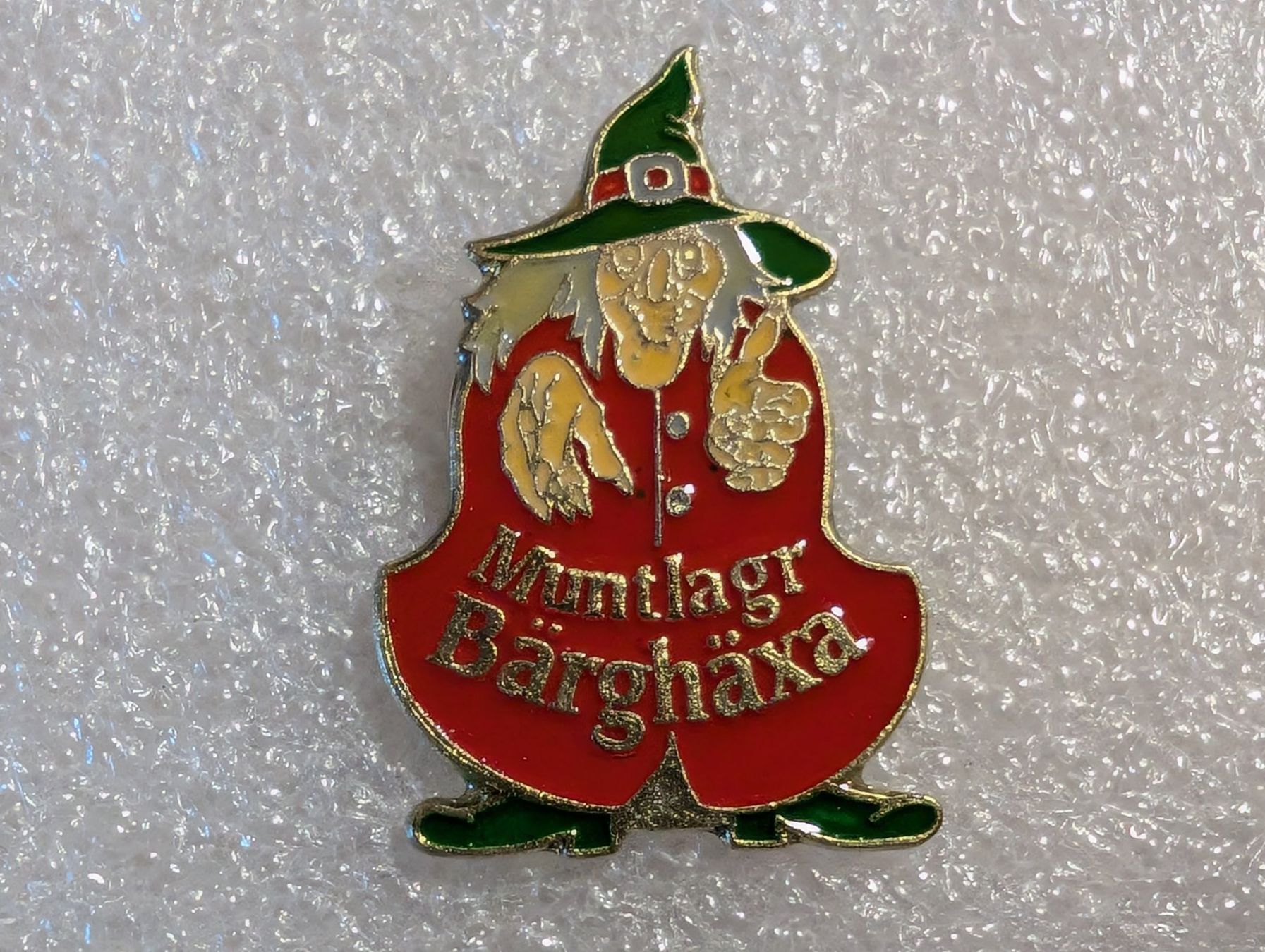Placchette & Badge: Ansteckpin 276: Bärghäxä – Usato da Oppligen venduto da Pin-Fall-Shop