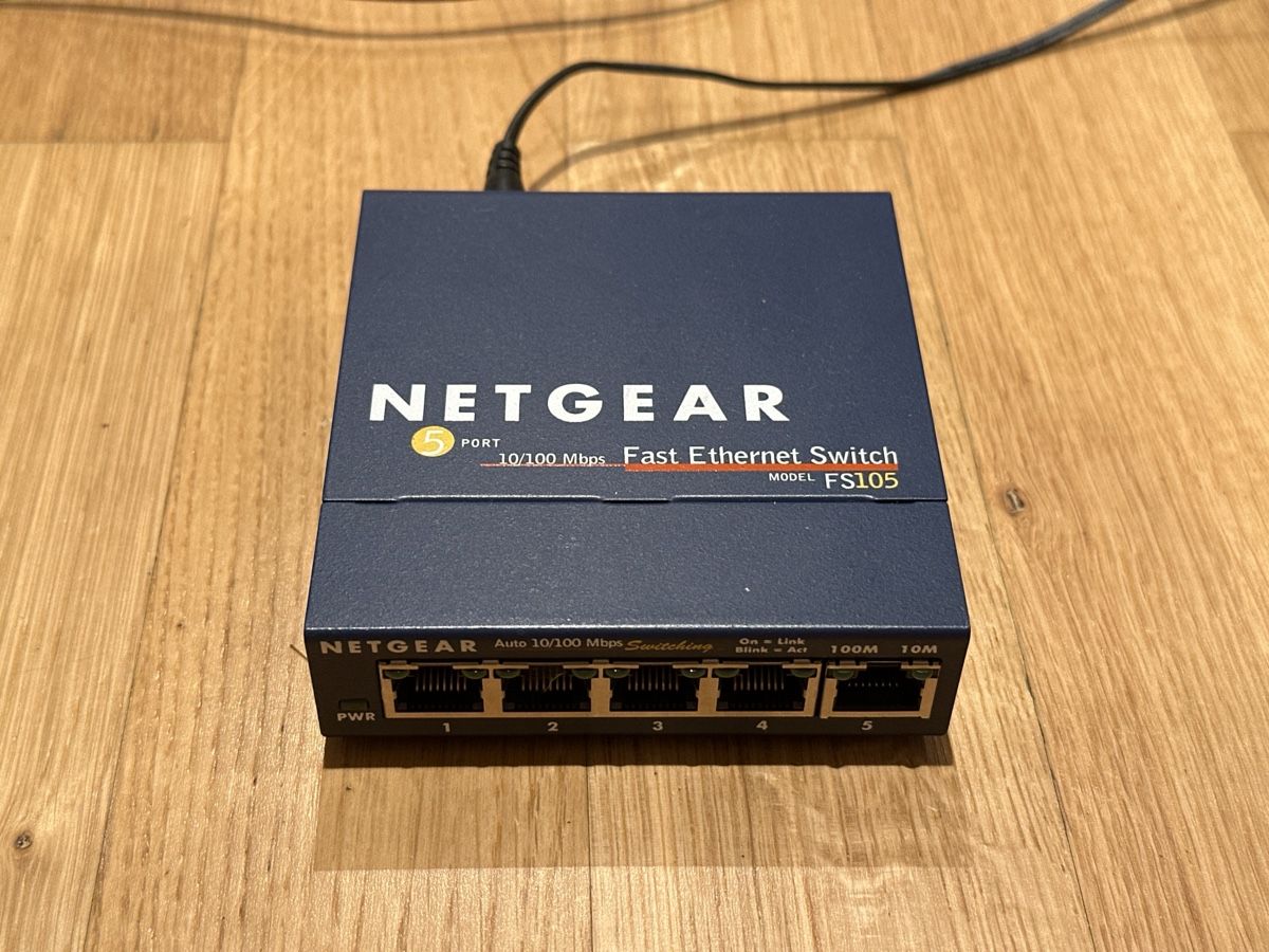 Netgear Hub & Switch: NETGEAR FS105 5-Port Fast Ethernet Network Switch - Tested – Usato da Zumikon venduto da don_2sy6