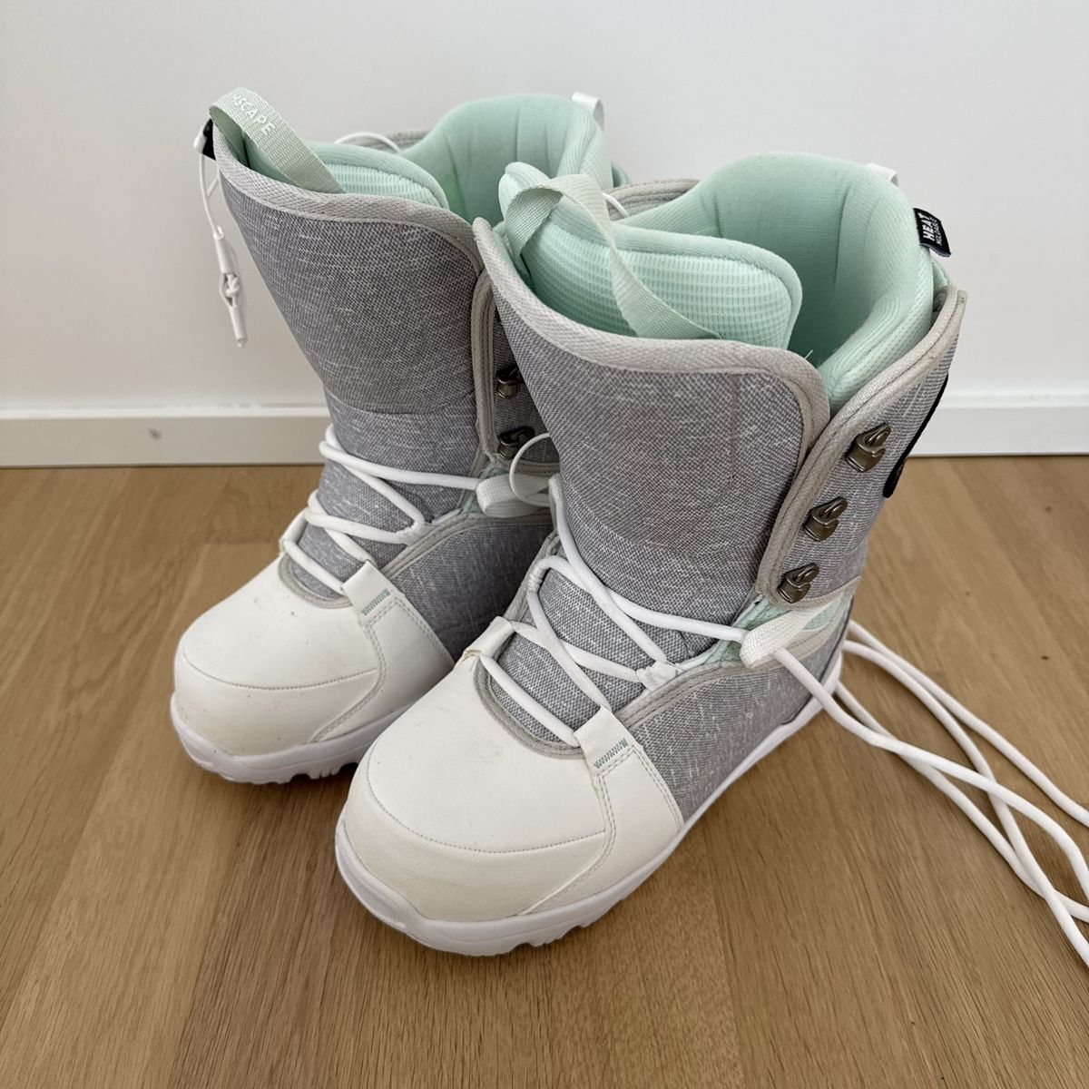 Board: Snowboard Schuhe Gr. 38 – Nuovo (secondo la descrizione) da Winterthur venduto da bonniescloset