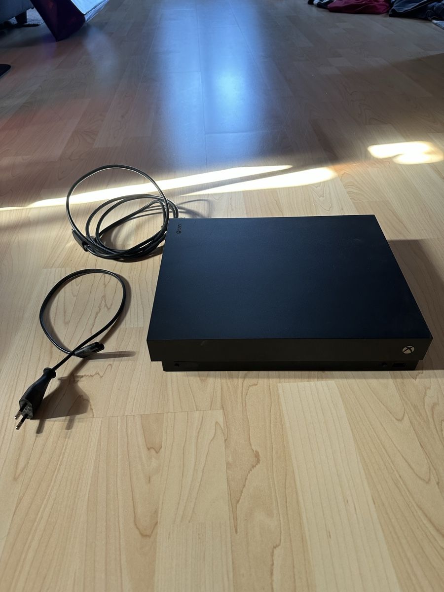 Microsoft Konsolen: Xbox One X 1TB – Gebraucht aus Obfelden von Marko593
