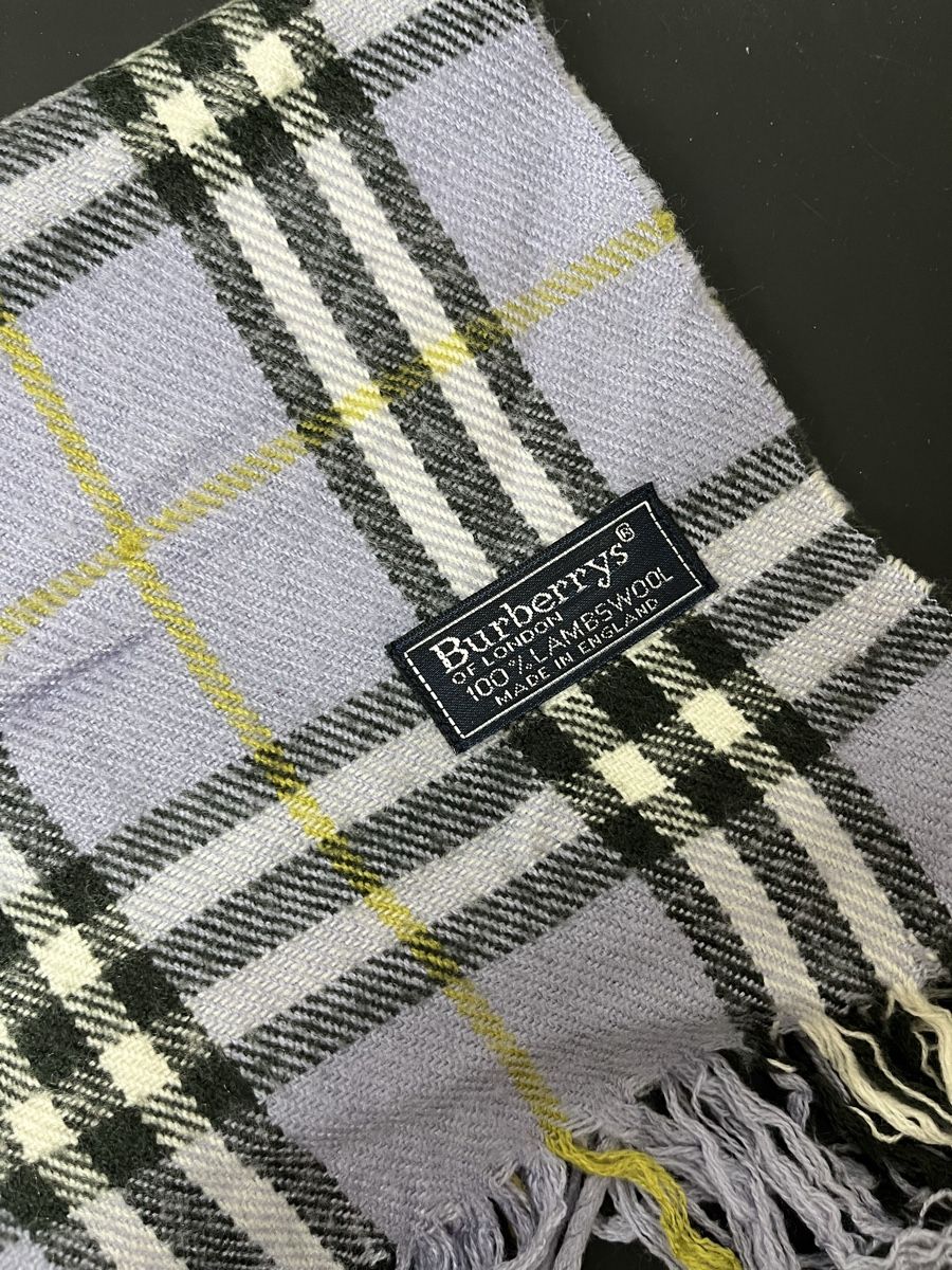 Burberry Foulard & Sciarpe: Écharpe Burberry violet clair en laine  – Nuovo (secondo la descrizione) da Les Avanchets venduto da ldn.shop 1