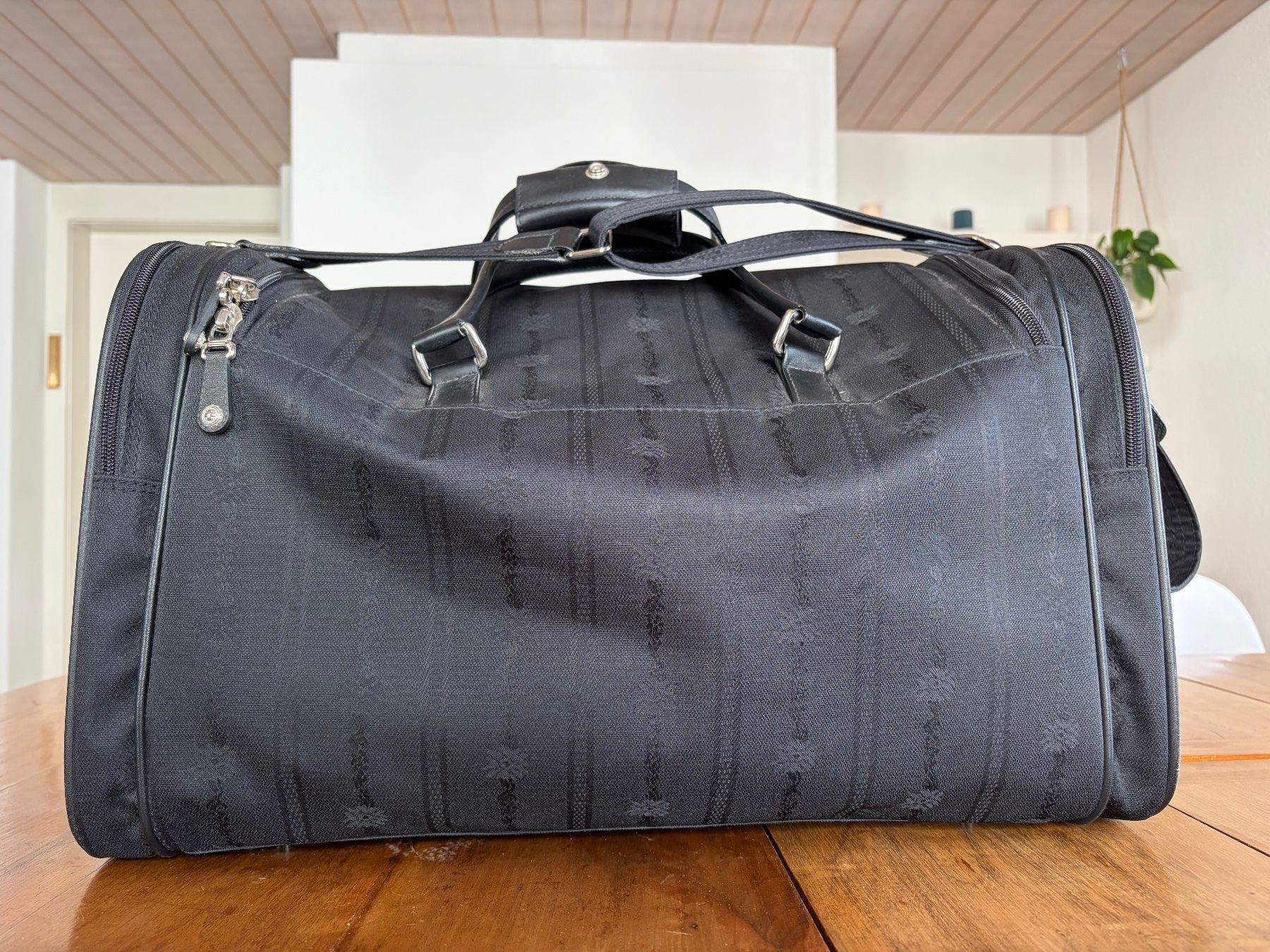 Michel Jordi Borse: Michel Jordi Reisetasche – Usato da Elgg venduto da anai.is 1