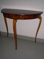 Wandtisch aus edlem Holz