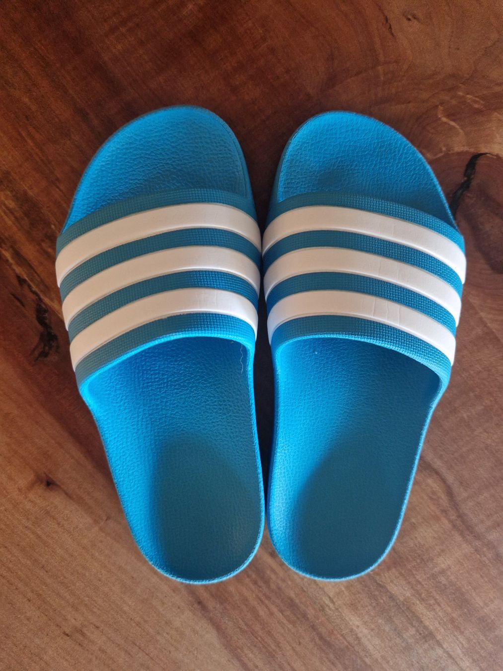Adidas Schuhe für Jungen: Adiletten / Badeschuhe / Badelatschen 34 – Gebraucht aus Giswil von monimaus08