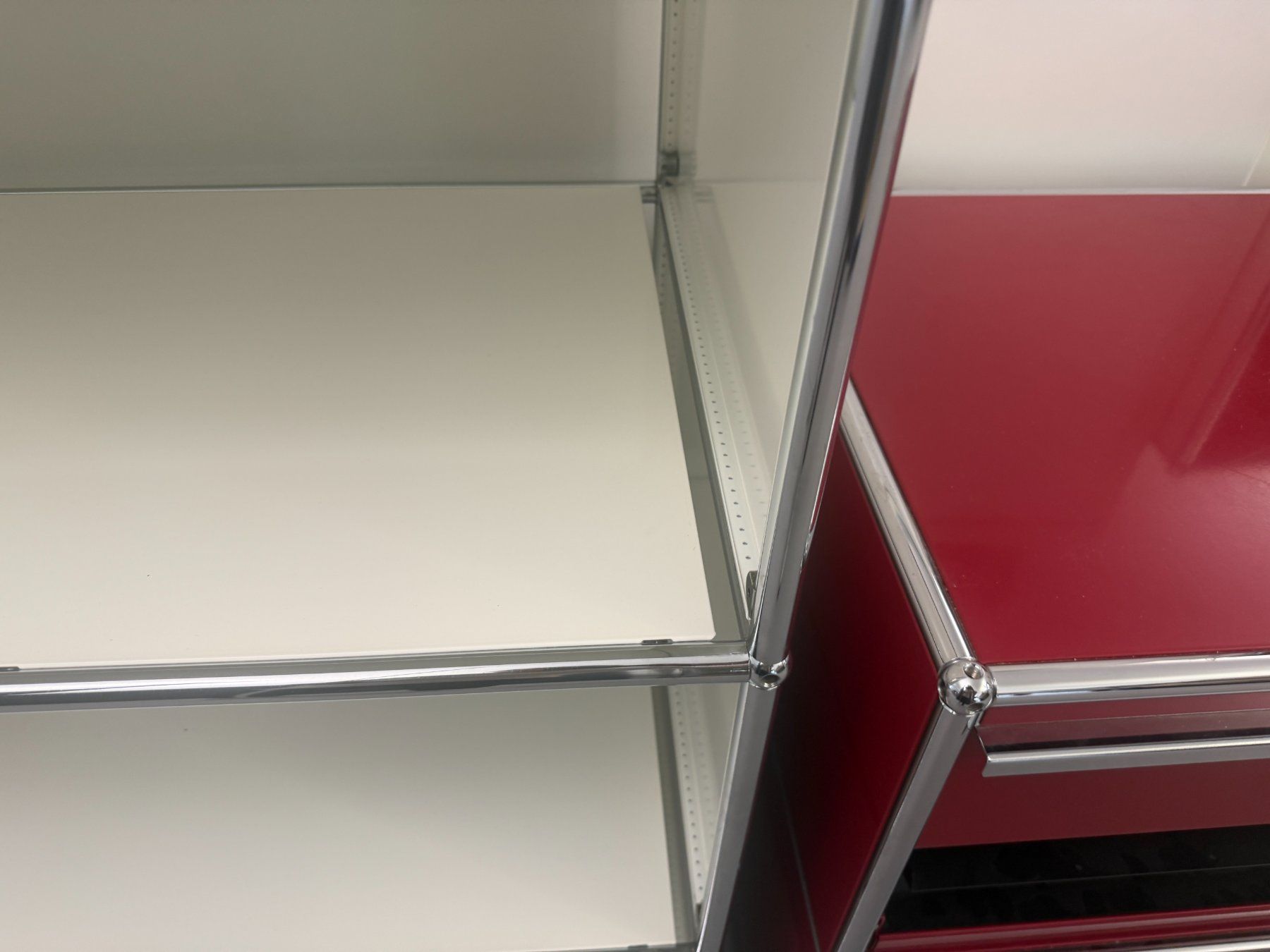 USM Cassettiere: USM Haller Sideboard - Regal weiss – Usato da Pfäffikon SZ venduto da xevo_Networks 4