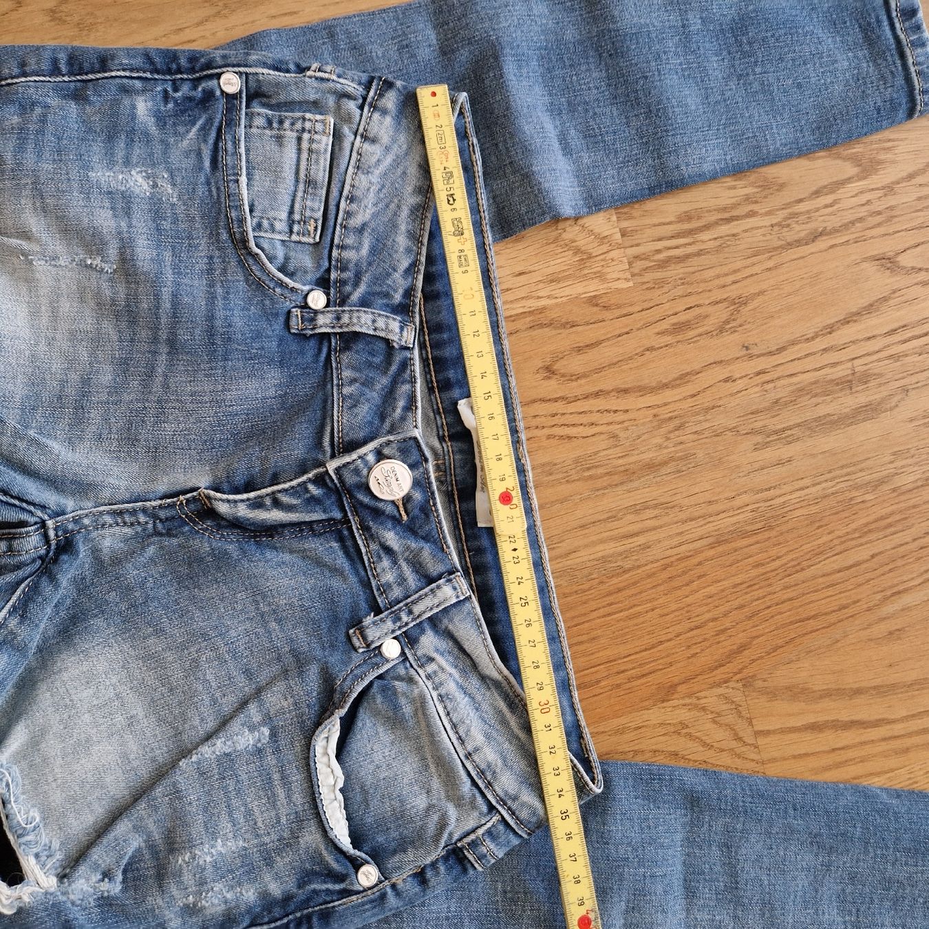 Jeans: Coole destroyed Jeans mit Spitze, Grösse S – Nuovo (secondo la descrizione) da Nendeln venduto da witr_gliabt 4