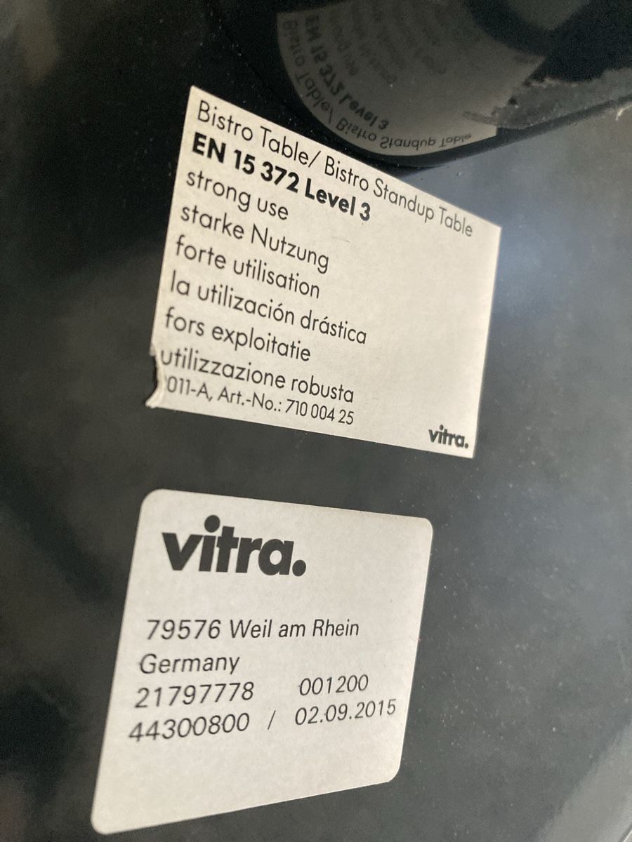 Vitra Tavoli: Vitra Bistro Table, Ronan & Erwan Bouroullec, Eiche dunkel – Usato da Zürich venduto da einefreude 8