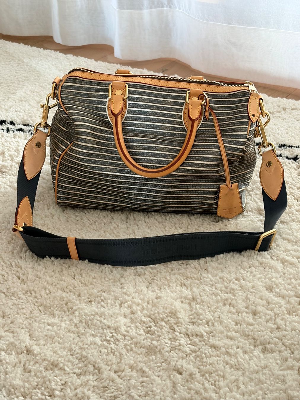 Louis Vuitton Sacs femmes: Louis Vuitton Eden Speedy 30 Argent – D'occasion à Wädenswil par quattromic