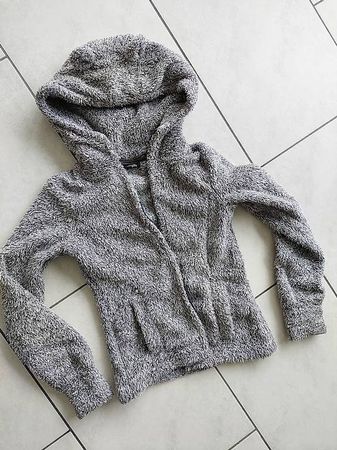 Flauschige Jacke Grösse 146/152