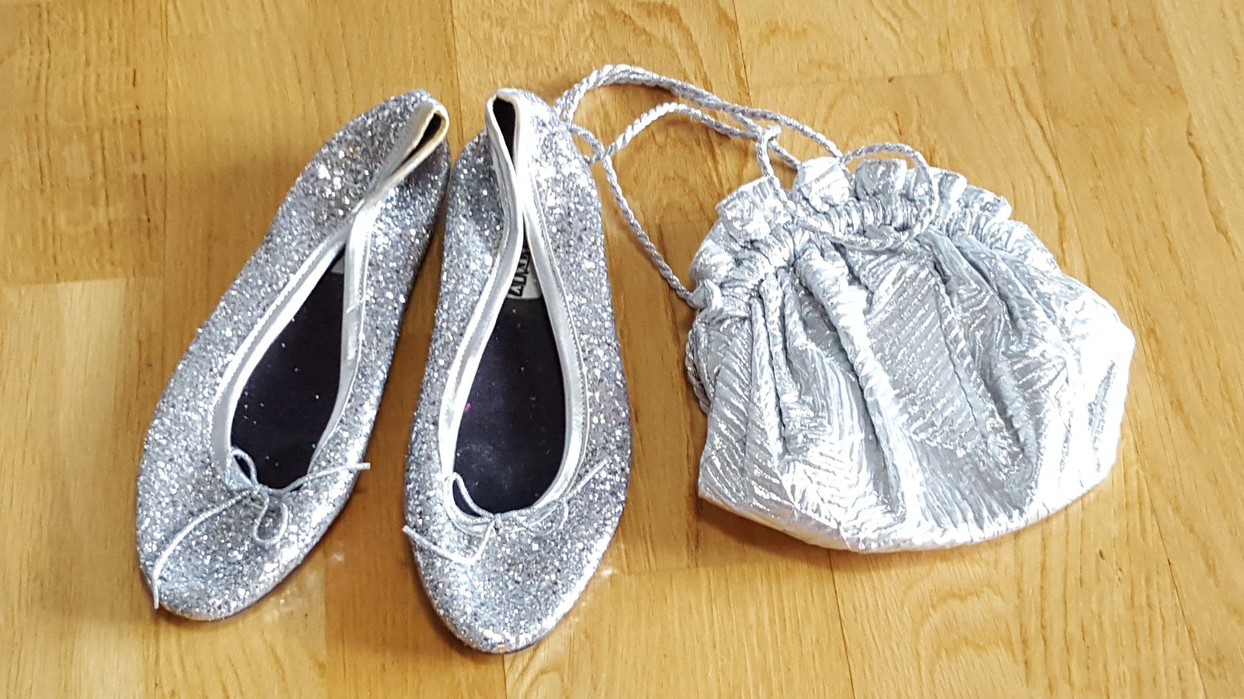Taschen für Damen: festliches silber Damentasche Pochette Hochzeit – Neu (gemäss Beschreibung) aus Hittnau von Gamoe 4