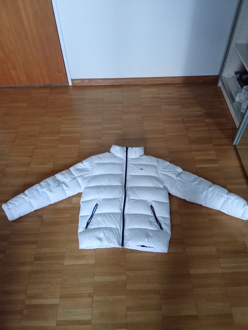 Tommy Hilfiger Giacche: TOMMY HILFIGER JACKE M – Usato da Bretzwil venduto da Ulas5757