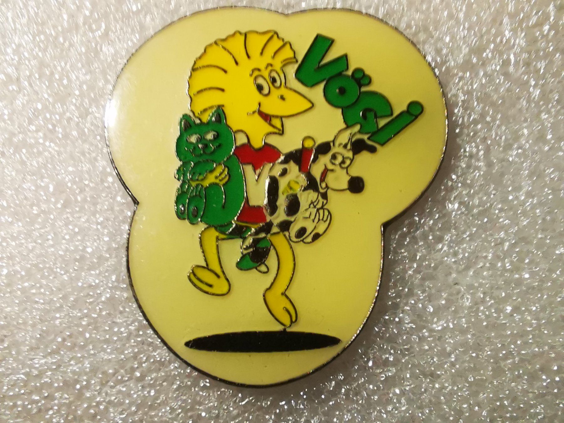 Placchette & Badge: Ansteckpin 14: Vögi – Usato da Oppligen venduto da Pin-Fall-Shop