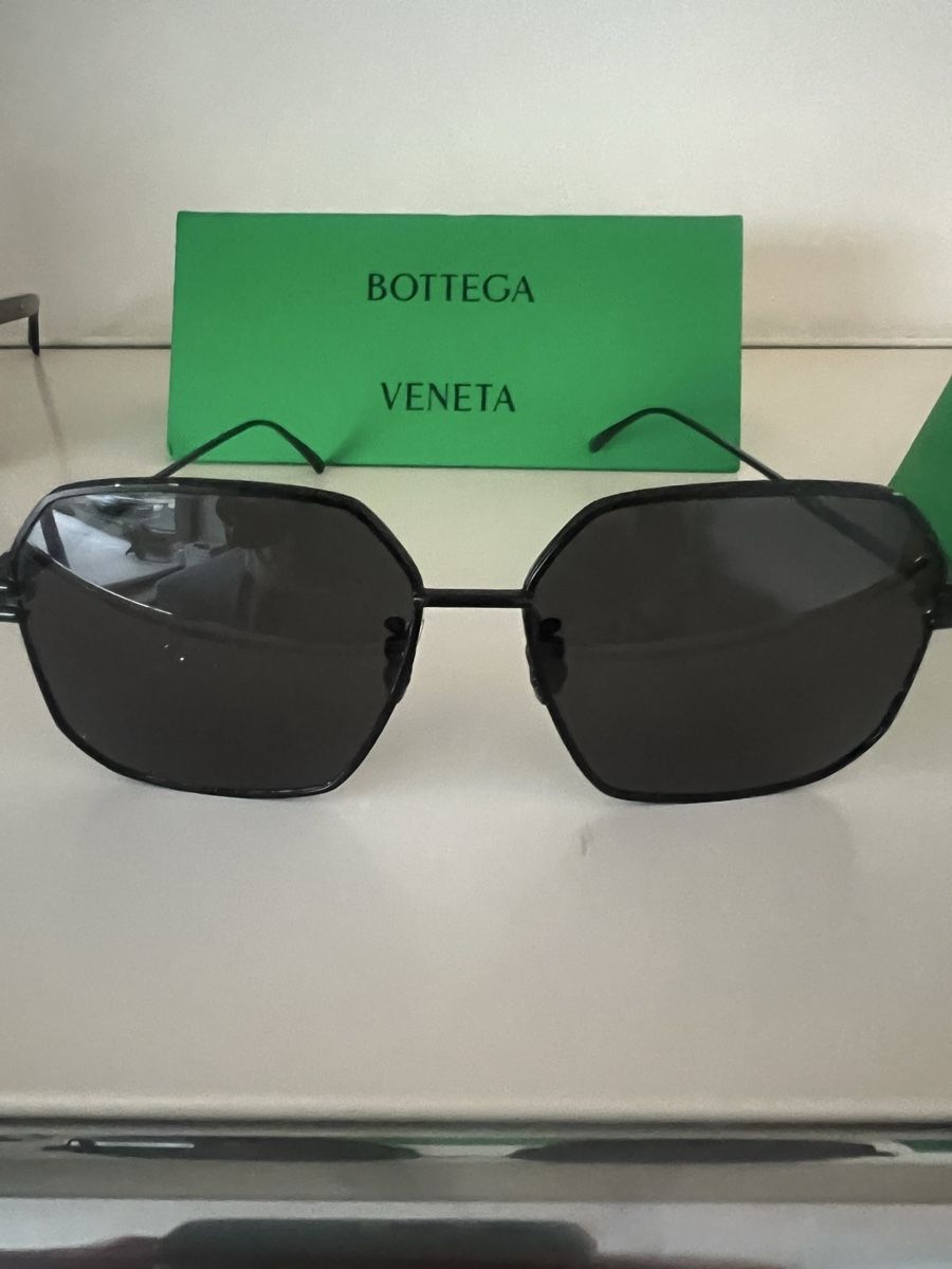 Bottega Veneta Occhiali & Lenti: Bottega Veneta Sunglasses Black Octagonal Frame - Perfect Su – Usato da Oberägeri venduto da rus_7vhx 1