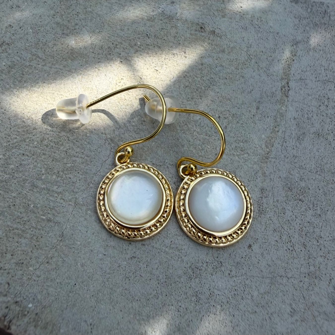 Orecchini pendenti & Orecchini a lobo: Wow: vergoldete Perlmutt Ohrhänger irisierend – Nuovo (secondo la descrizione) da Rombach venduto da Ivreajewels 3
