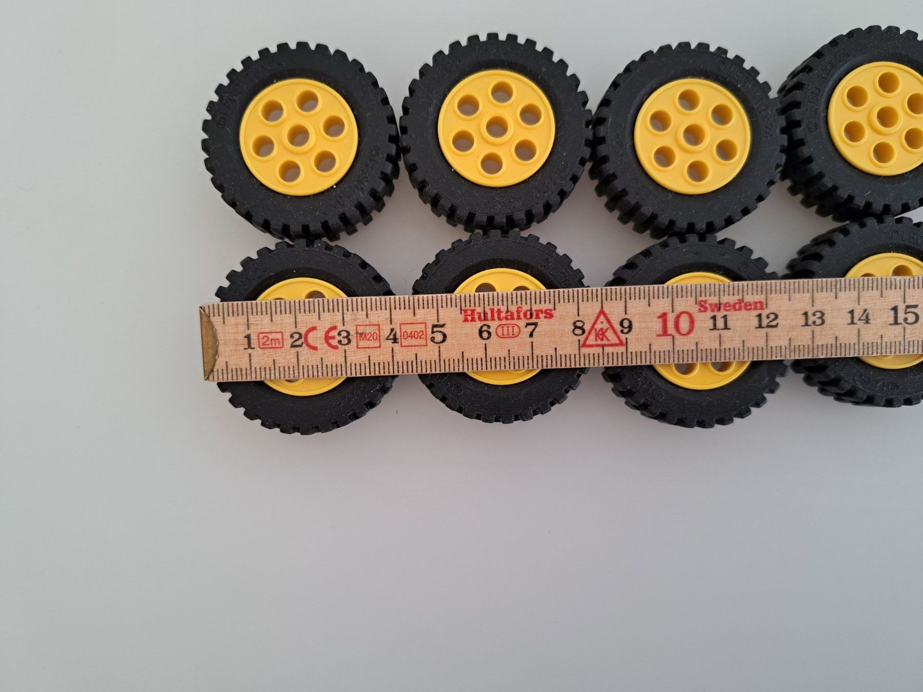 Lego Jouets: 8 Lego Technik Räder, gebraucht – D'occasion à Langendorf par thesi246 1